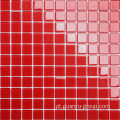 Mosaico de vidro de cor vermelho puro